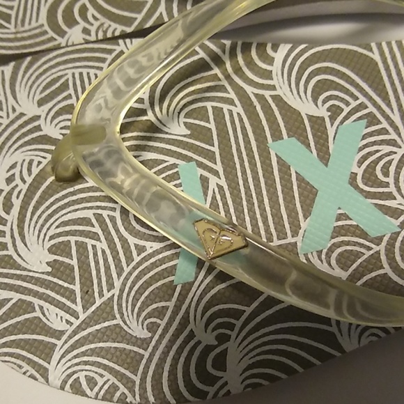 Roxy Flip-flops - Like New! - Picture 3 of 5